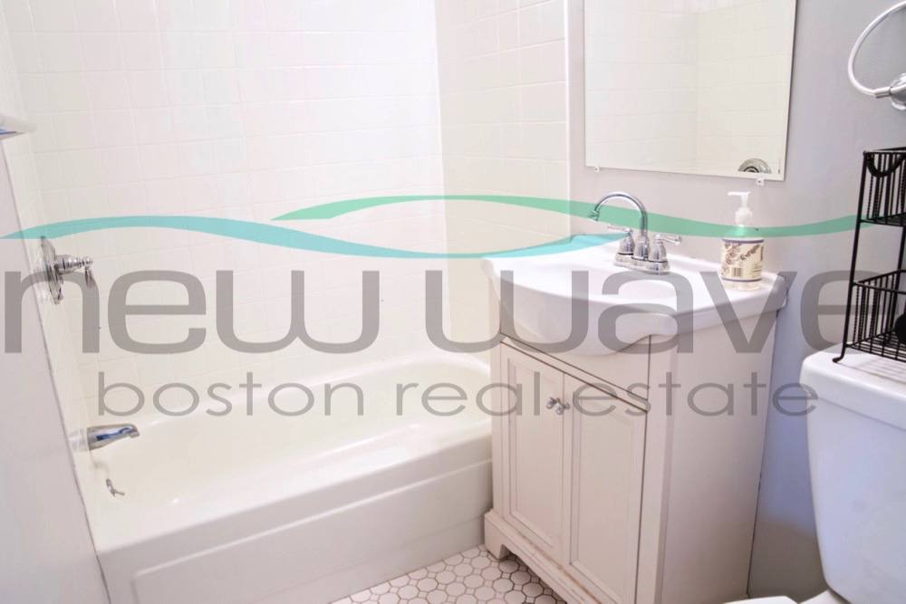 Apartment for rent at 224 Commonwealth Ave #10, Boston, MA 02116
