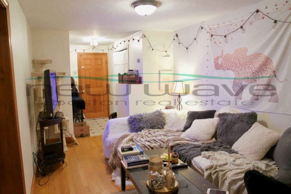 Apartment for rent at 39 Charles St #2, Boston, MA 02114