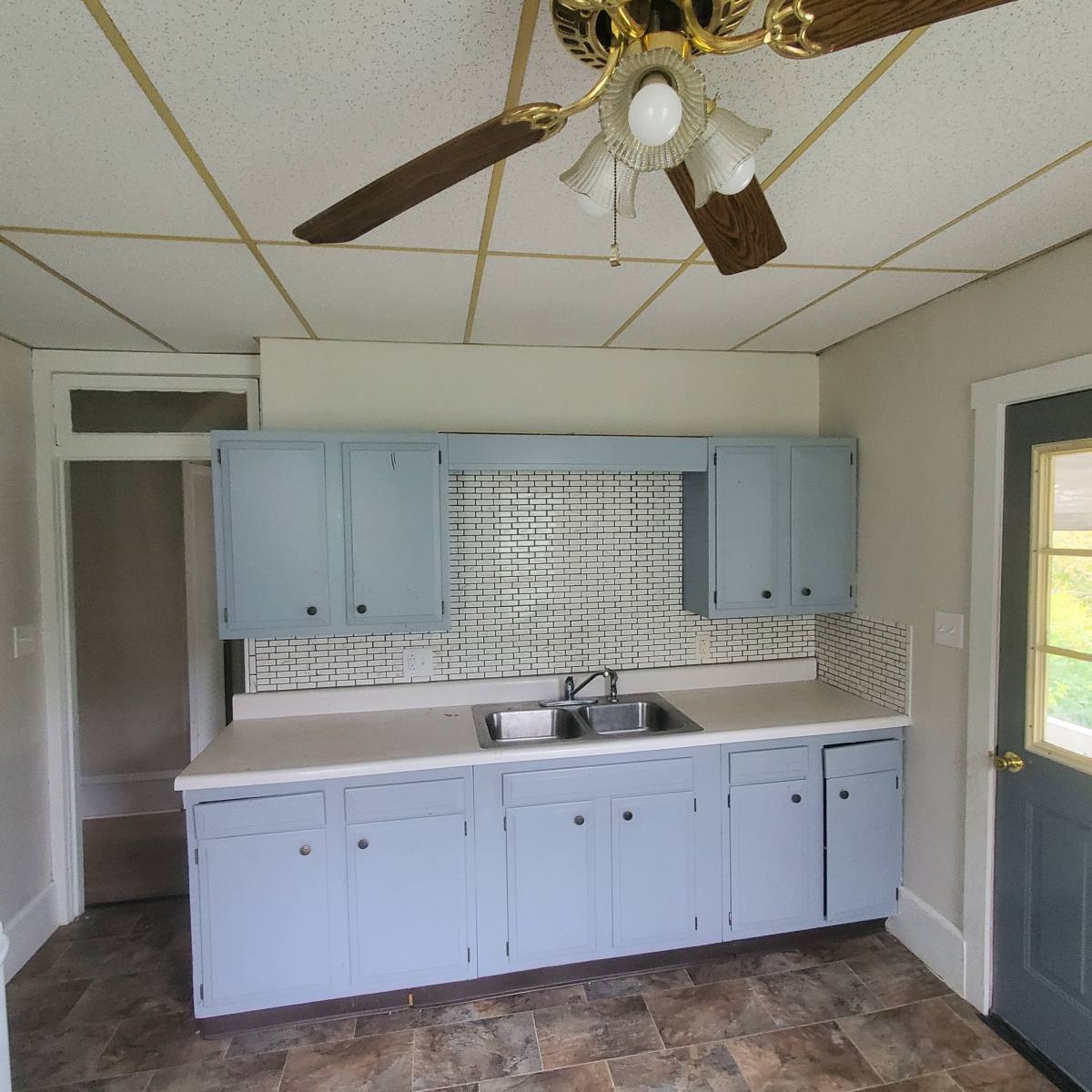 Apartment for rent at 115 Center St #115 1 2 Second Floor, Milton, PA 17847