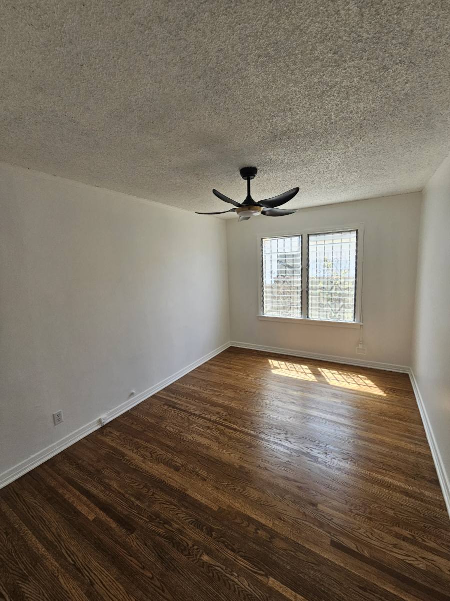 Townhouse for rent at 623 N Vista St, Los Angeles, CA 90036