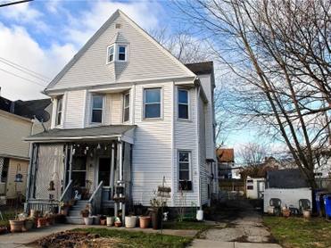 Townhouse for rent at 3180 W 98th St, Cleveland, OH 44102