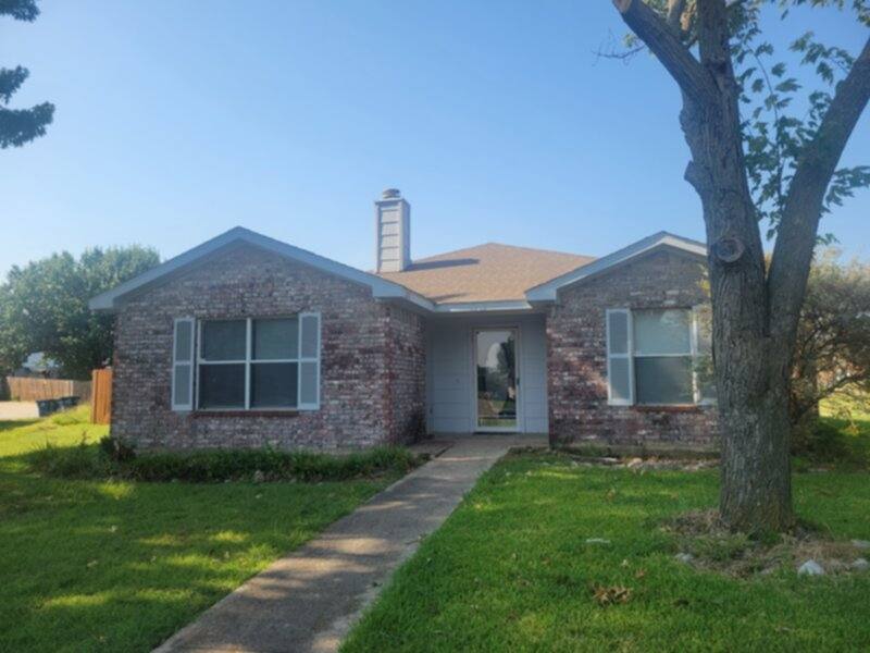 House for rent at 8202 Quail Court, Rowlett, TX 75089
