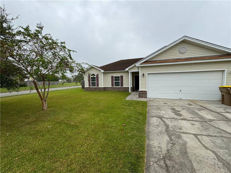 House for rent at 260 Red Oak Dr, Richmond Hill, GA 31324