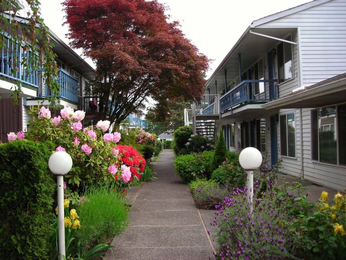 Apartment for rent at 1712 E Fourth Plain Blvd, Vancouver, WA 98661