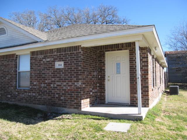 Townhouse for rent at 1563 Greenwood Rd, Weatherford, TX 76088