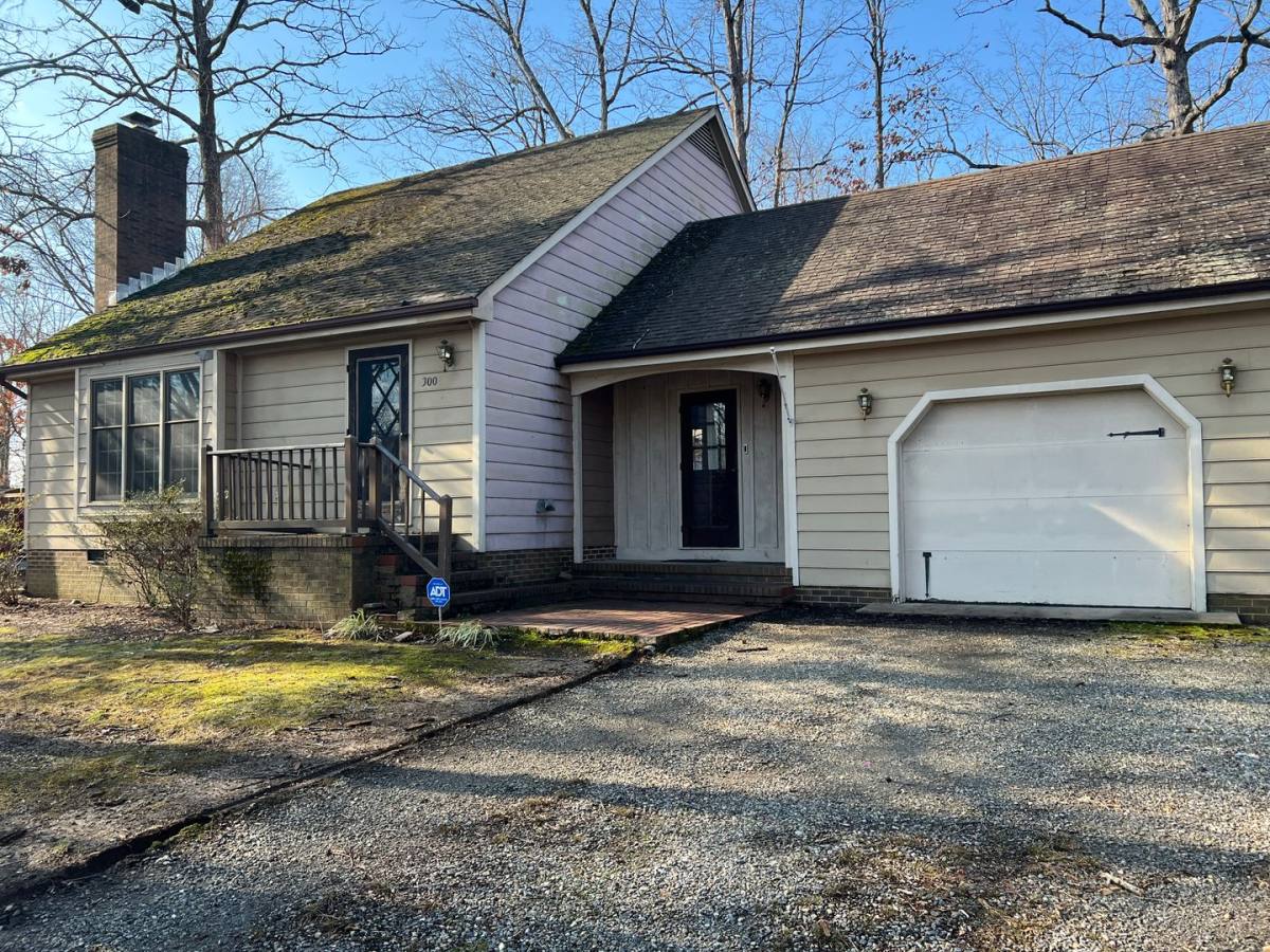 House for rent at 300 Pleasants Dr, Fredericksburg, VA 22407