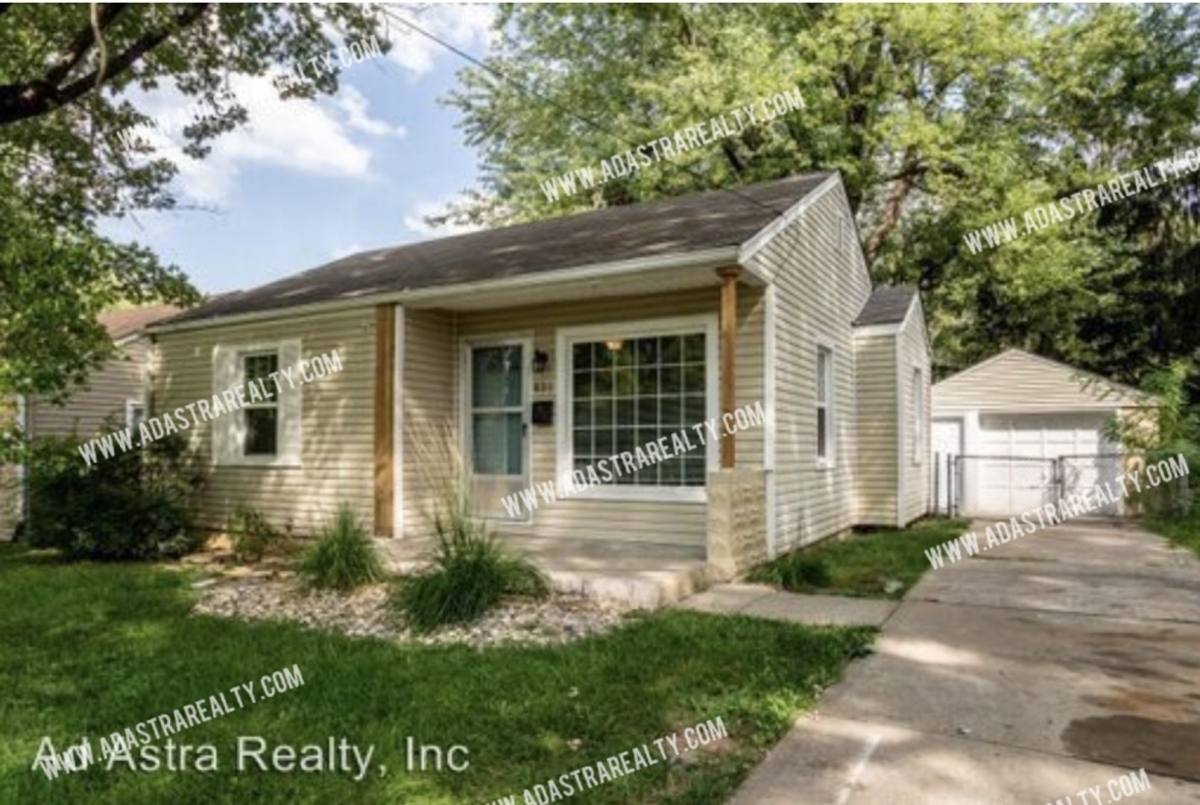 House for rent at 821 N Crysler Ave, Independence, MO 64050