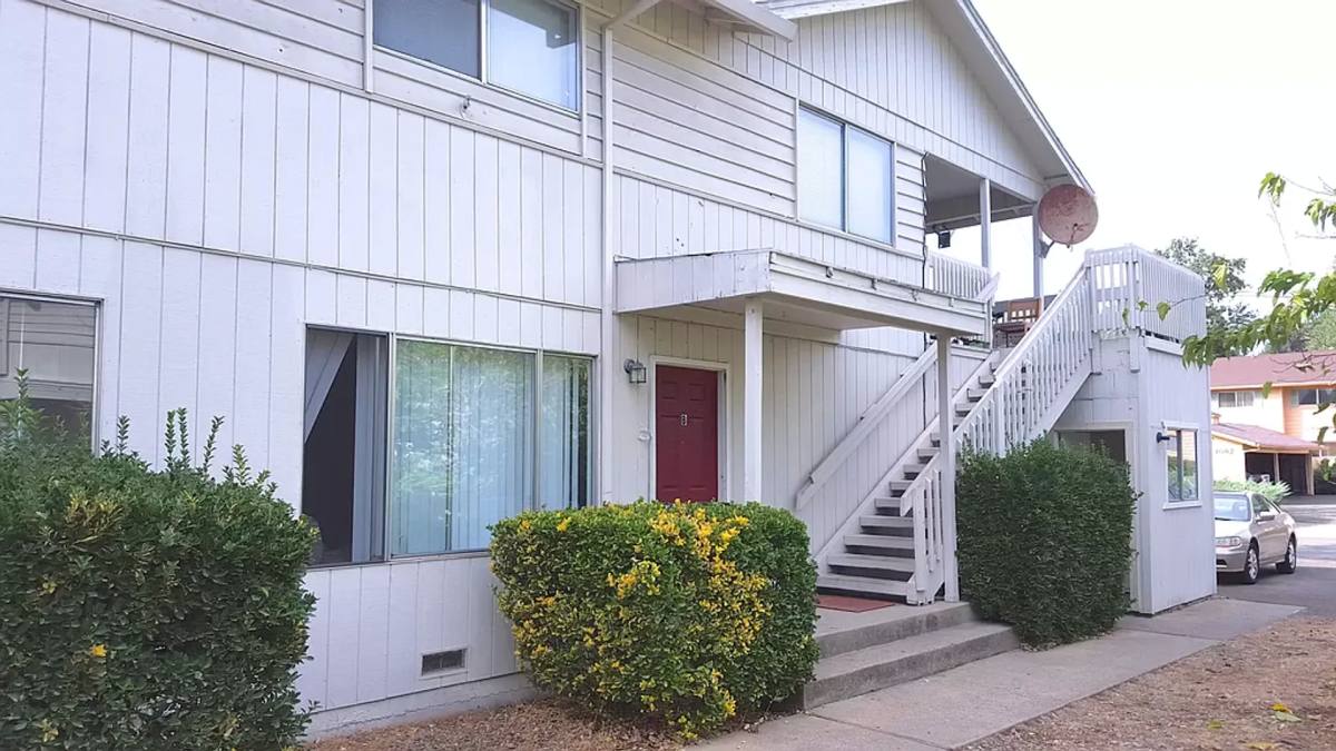 Apartment for rent at 1091 Del Sol Place, Redding, CA 96002