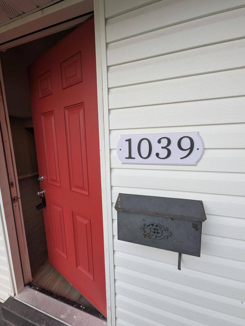 House for rent at 1039 Addison Dr, Saint Louis, MO 63137