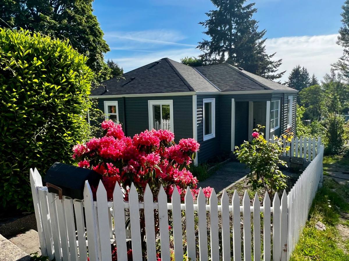 Apartment for rent at 804 806 S Marion Ave, Bremerton, WA 98312