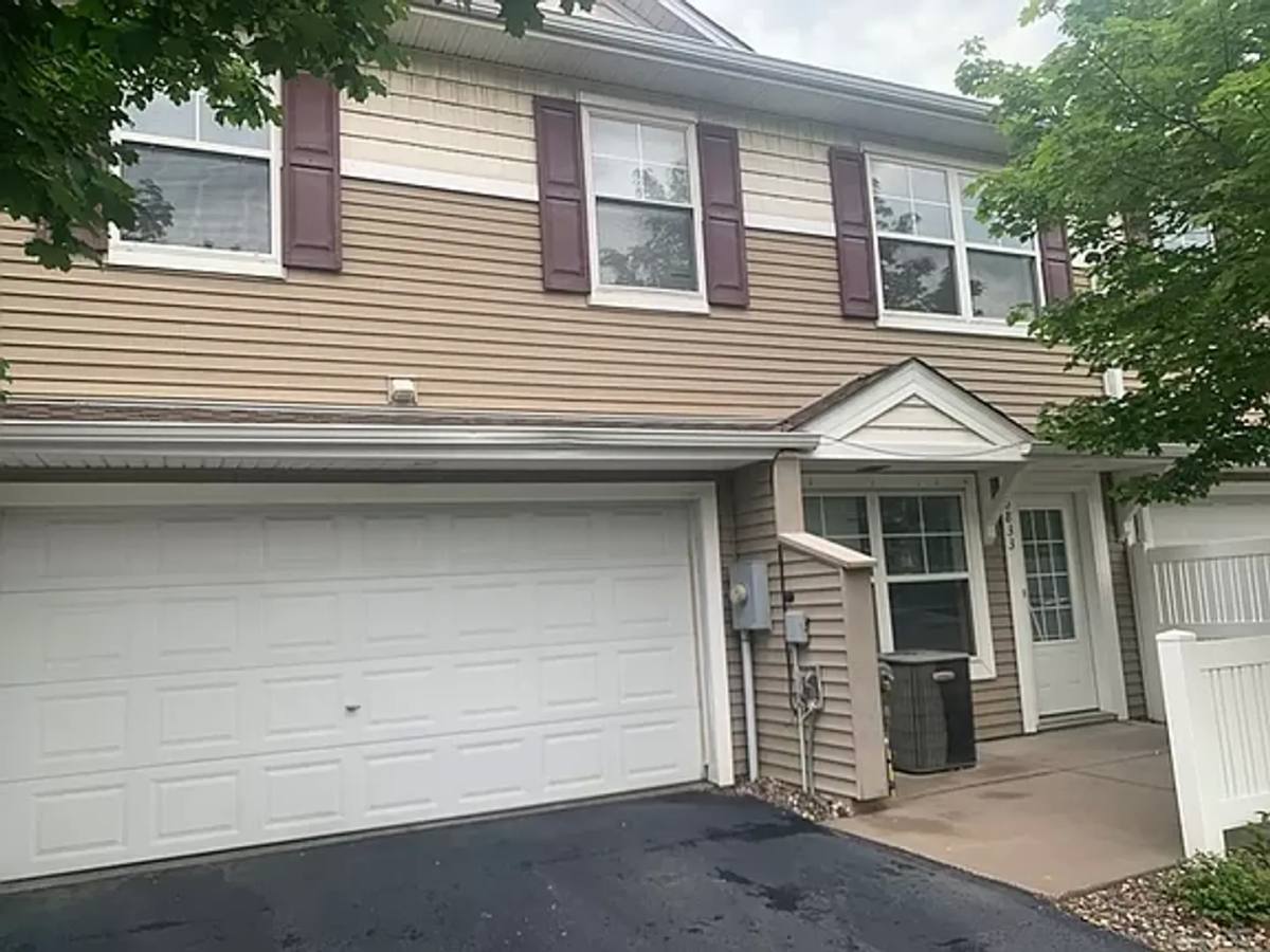 Townhouse for rent at 10833 Kingsfield Lane, Saint Paul, MN 55129