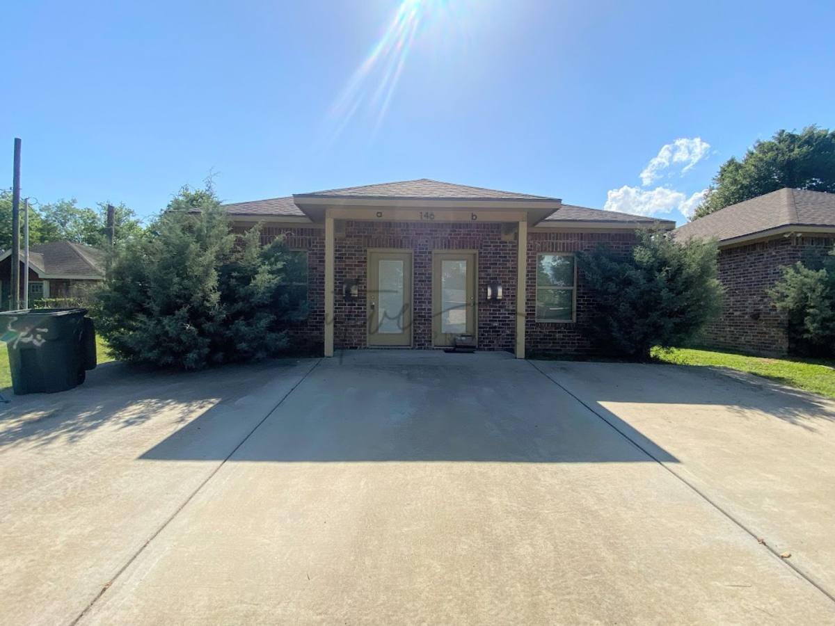 Apartment for rent at 144 Arlington Dr, Lake Charles, LA 70605
