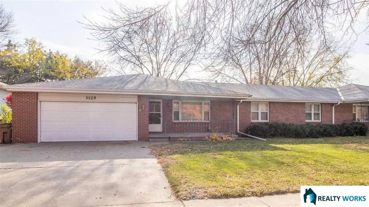 Townhouse for rent at 3125 Briarwood Ave, Lincoln, NE 68516