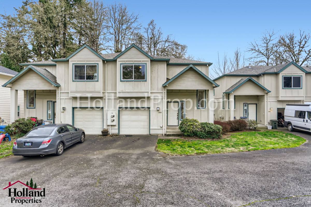 Apartment for rent at 3060-3062 Lazy River Dr, West Linn, OR 97068