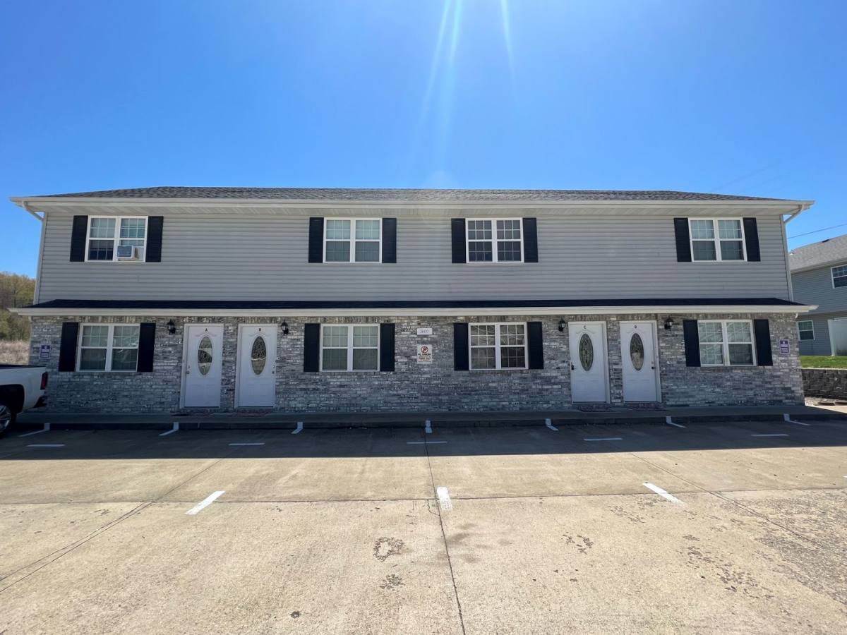Apartment for rent at 24400 Sounder Lane, Waynesville, MO 65583