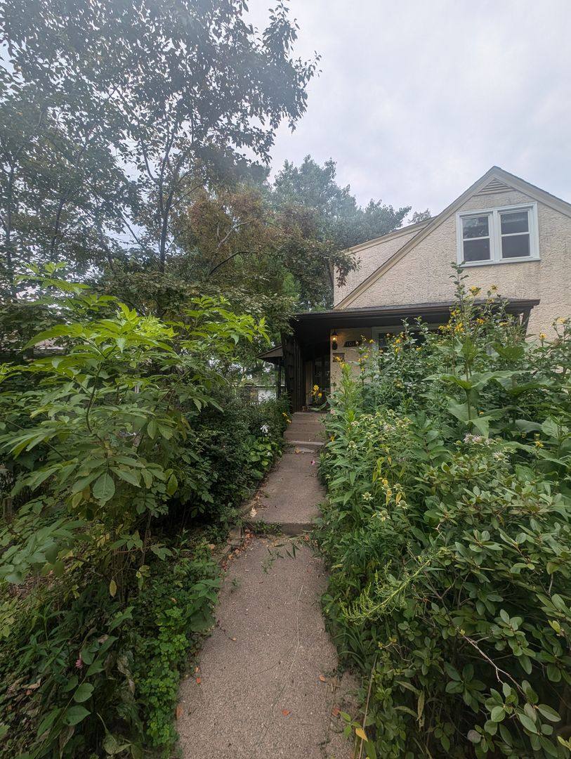House for rent at 1015 Sperl St, Saint Paul, MN 55118