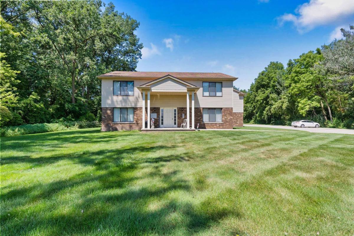 Apartment for rent at 5230 Pointe Dr, East China, MI 48054