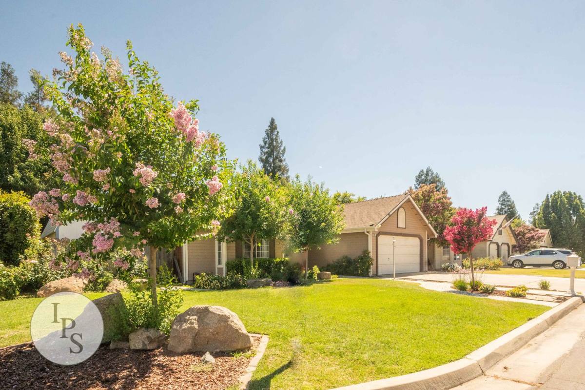 House for rent at 1891 E El Paso Ave, Fresno, CA 93720