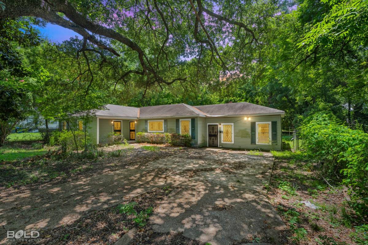 House for rent at 3135 W College, Shreveport, LA 71109