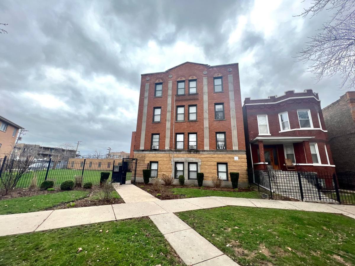 Apartment for rent at 3149 N Springfield Ave, Chicago, IL 60618