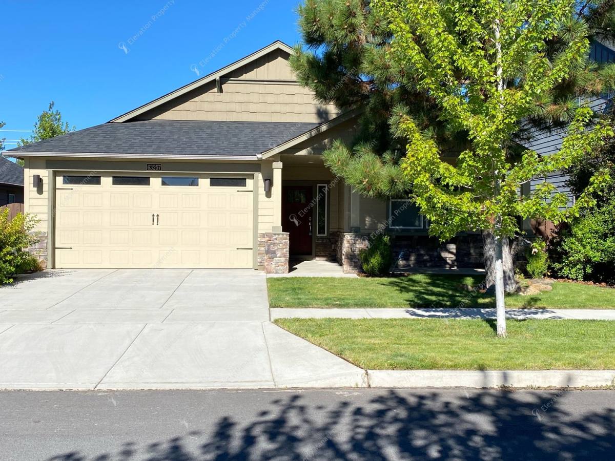 House for rent at 63257 NW Newhall Place, Bend, OR 97703