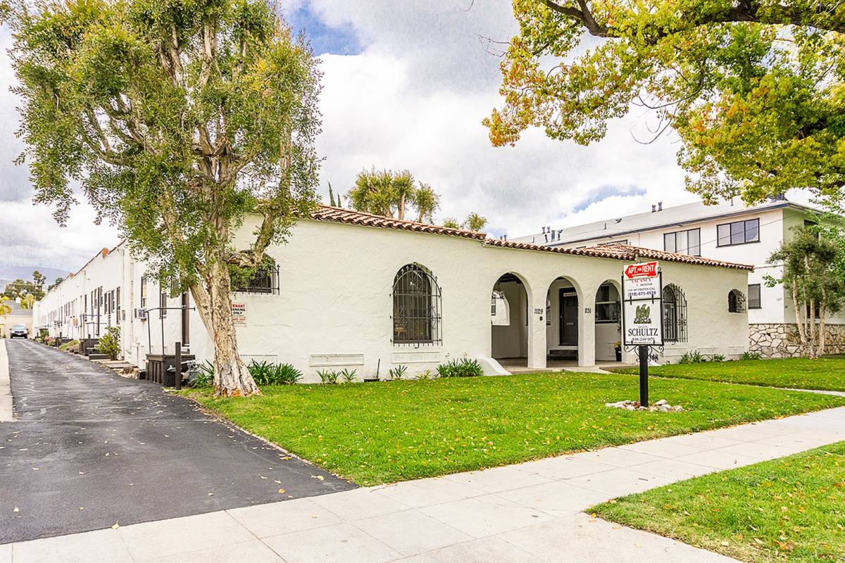 Apartment for rent at 1129-31 E California Ave, Glendale, CA 91206