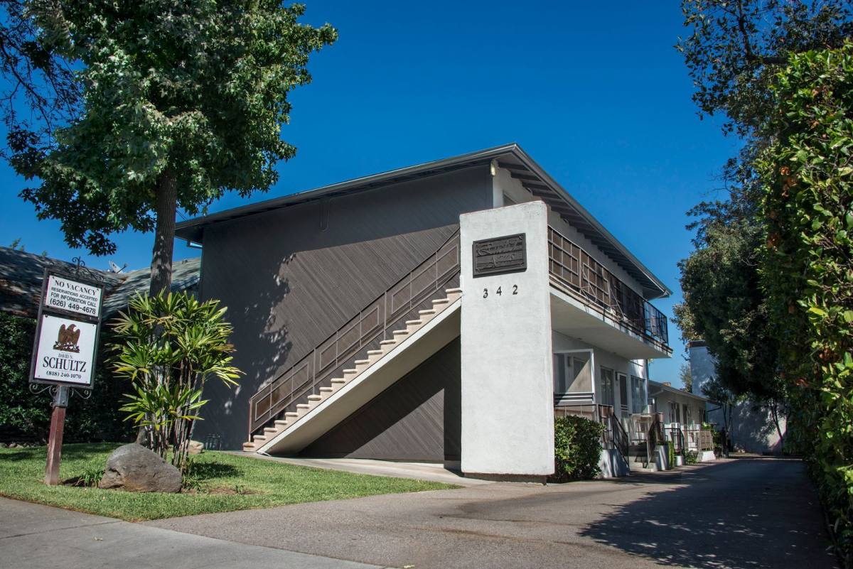 Apartment for rent at 342 S Euclid Ave, Pasadena, CA 91101