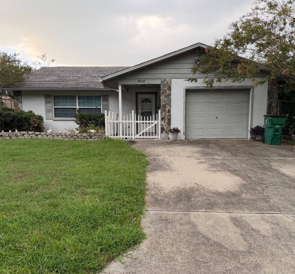 House for rent at 39059 9th Ave, Zephyrhills, FL 33542