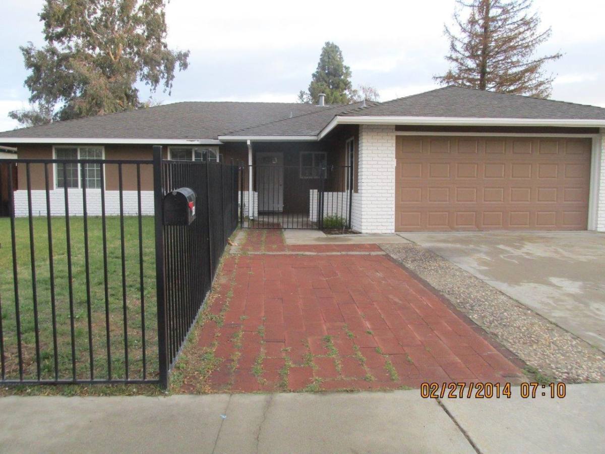 House for rent at 1521 Clevenger Dr, Modesto, CA 95356