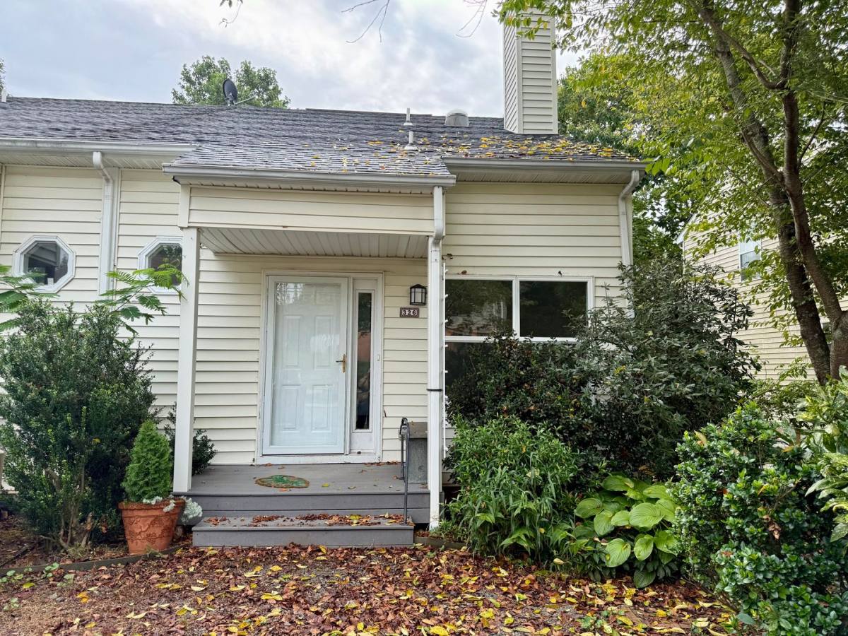 Townhouse for rent at 326 Riverside Ave, Charlottesville, VA 22902