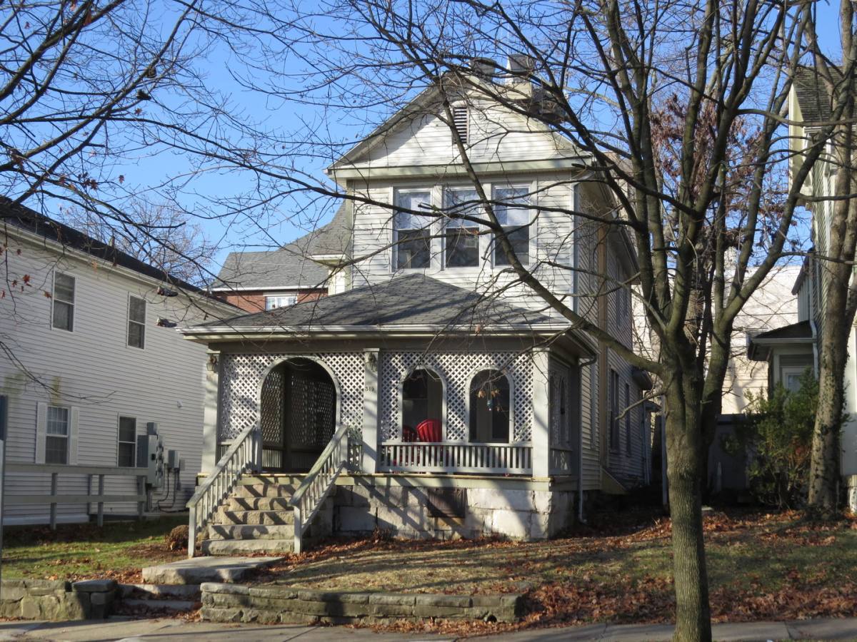 Apartment for rent at 319 N Lincoln, Bloomington, IN 47404