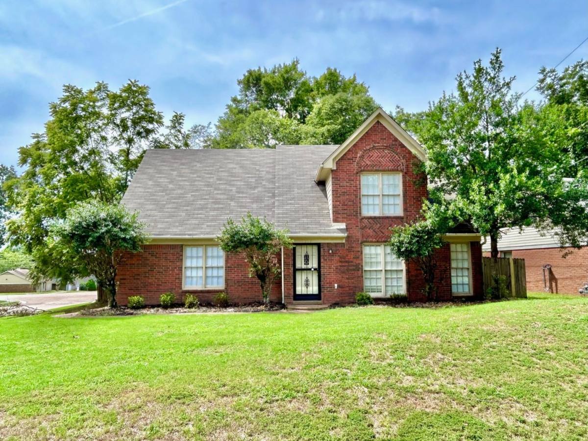 Apartment for rent at 7250 Old Dominion Court, Memphis, TN 38125