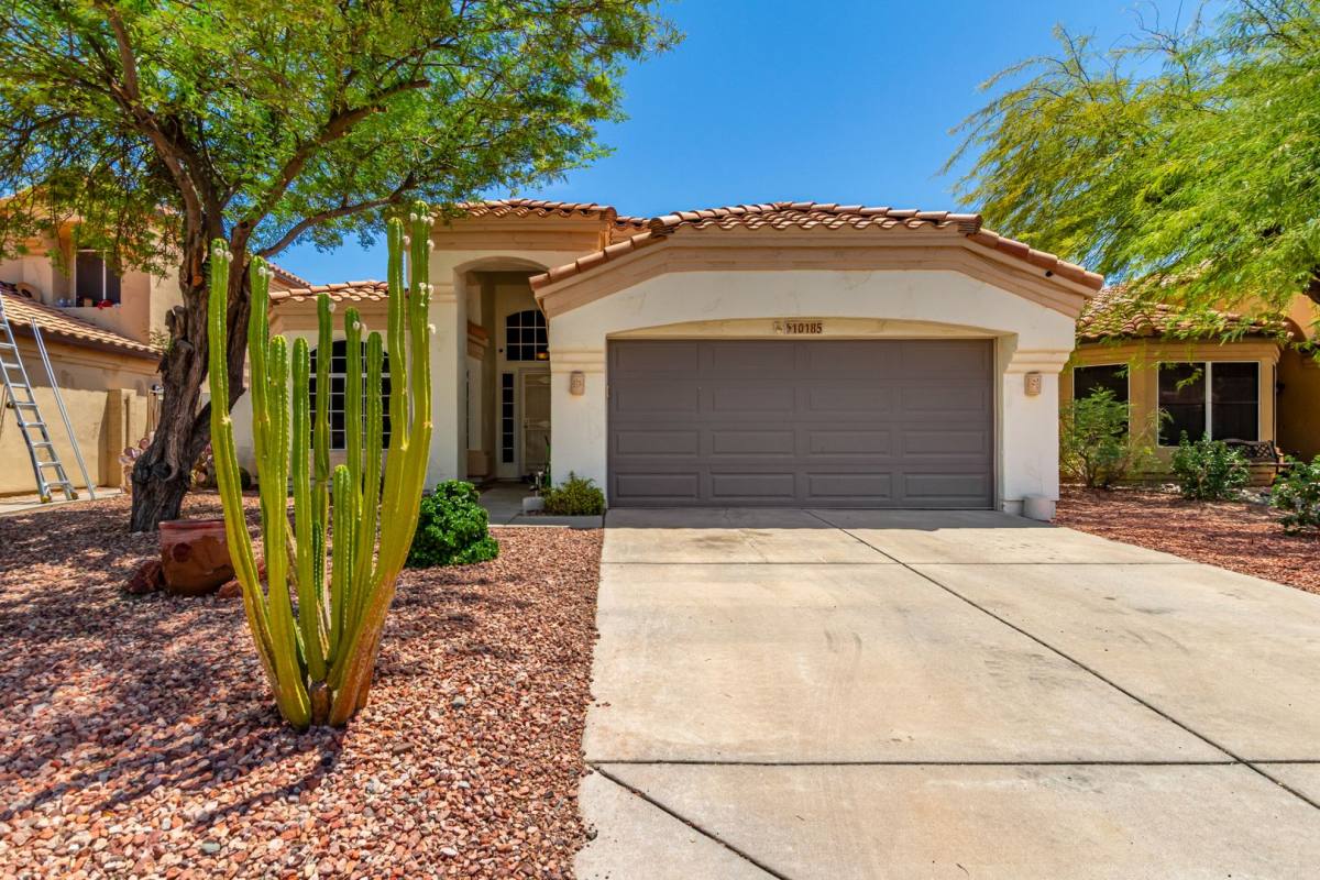 House for rent at 10185 S Santa Fe Lane, Goodyear, AZ 85338