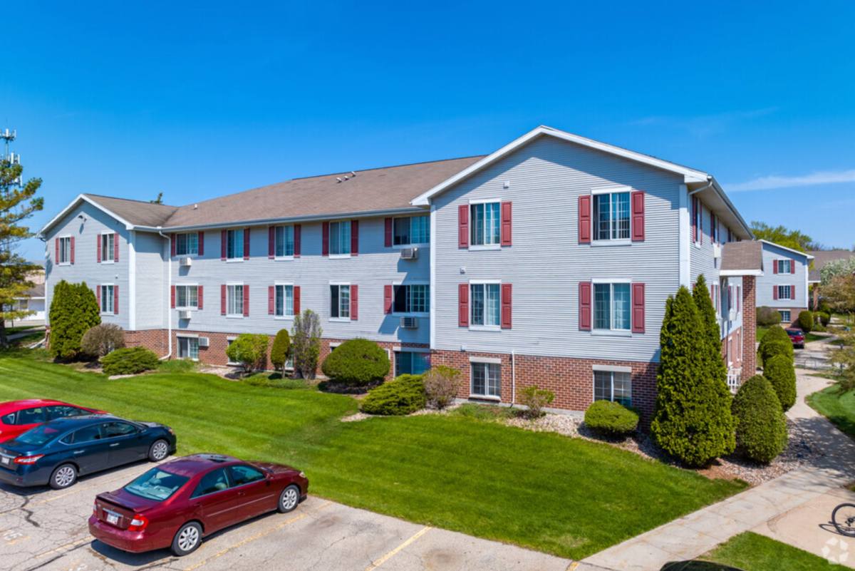 Apartment for rent at 1760 - 1810 Robin Ave, Oshkosh, WI 54902