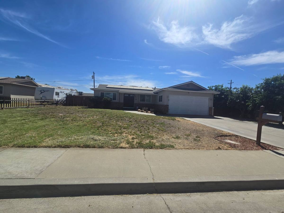 House for rent at 1474 Ashland Dr, Lemoore, CA 93245