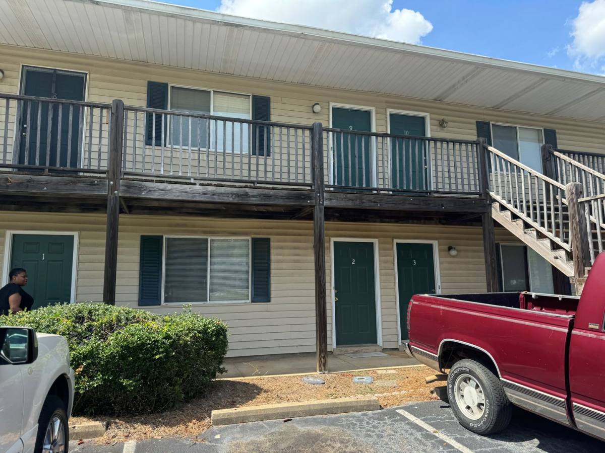 Apartment for rent at 1430 Highway 72 W, Greenwood, SC 29649