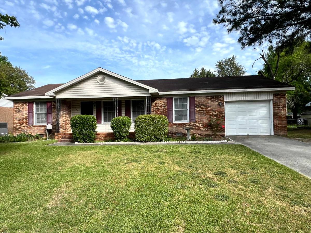 House for rent at 109 Deerfield Dr, Spring Lake, NC 28390