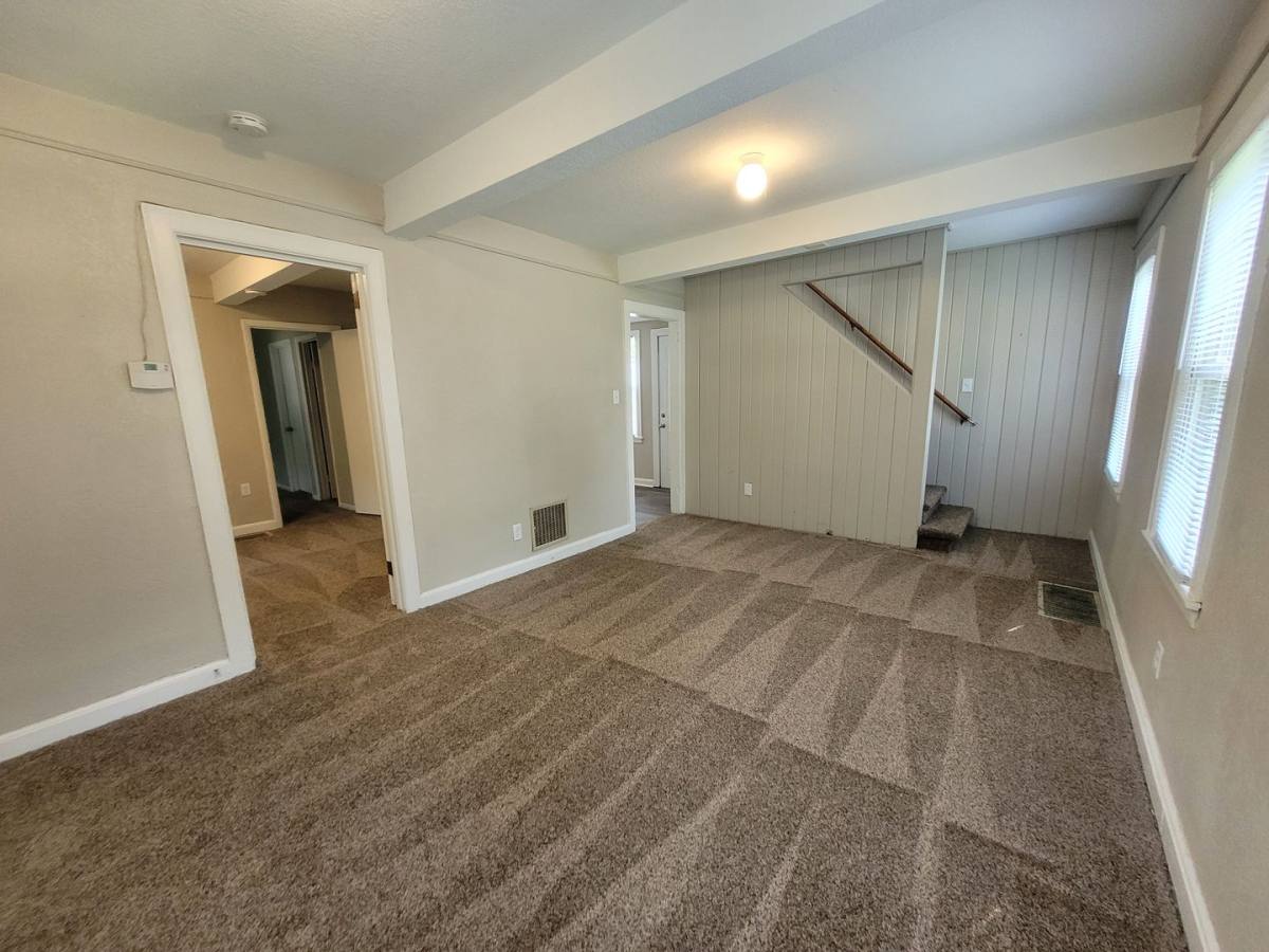 House for rent at 1821 21st St, Des Moines, IA 50310
