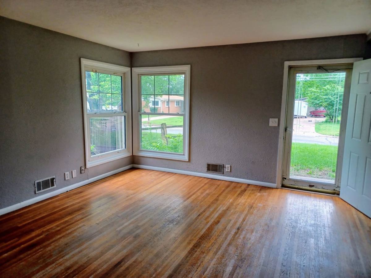 House for rent at 1419 E Beaumont Dr, Wichita, KS 67219
