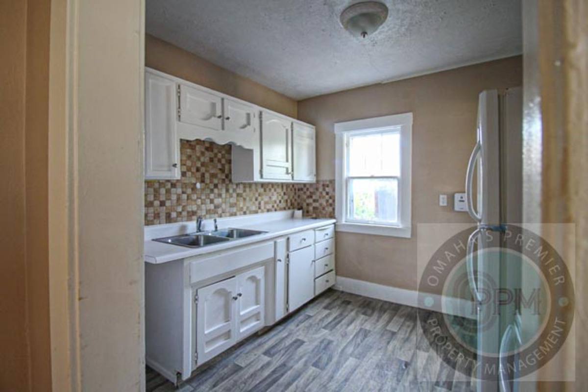 Apartment for rent at 2114 L St, Omaha, NE 68107