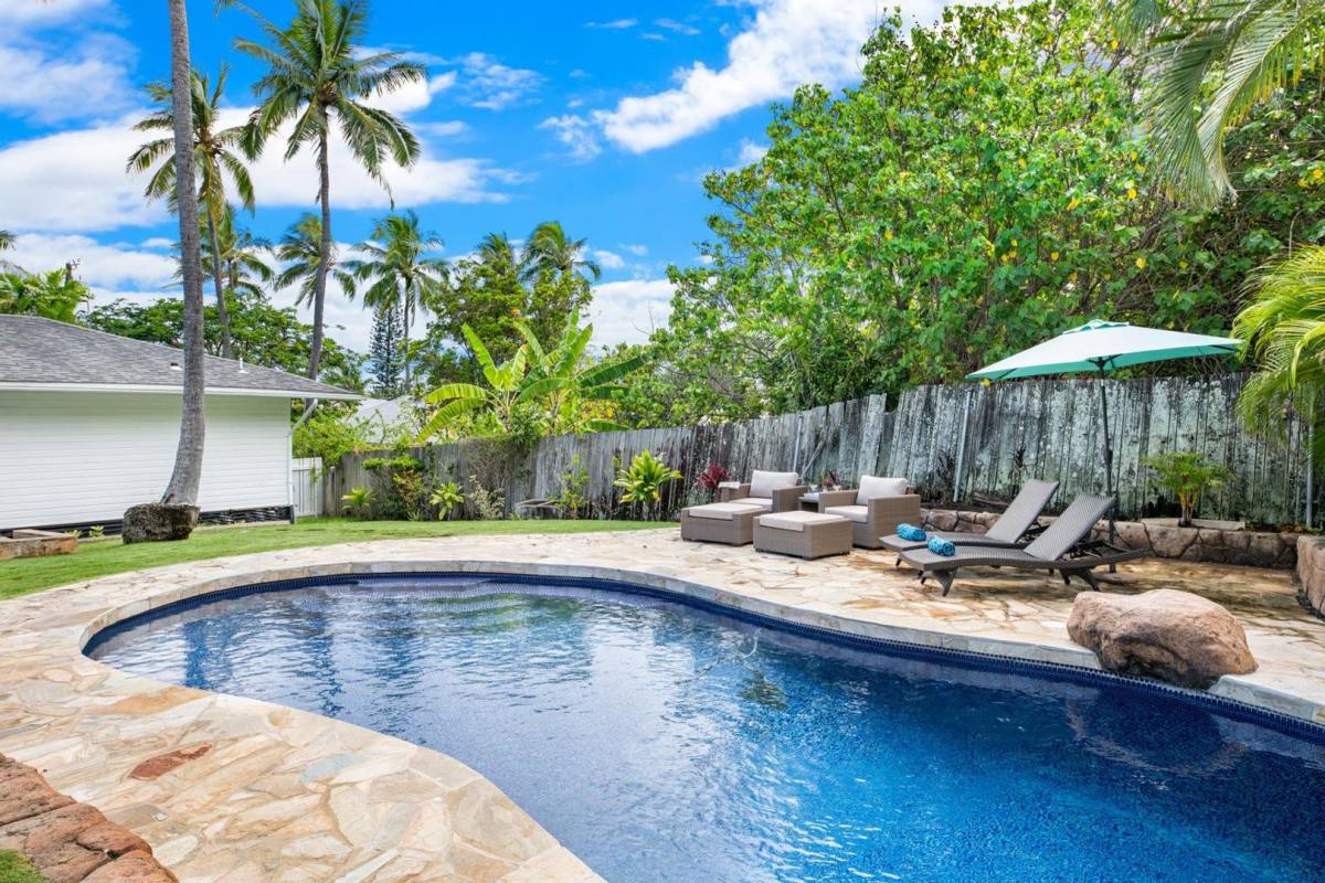 House for rent at 1415 Aalapapa Dr, Kailua, HI 96734