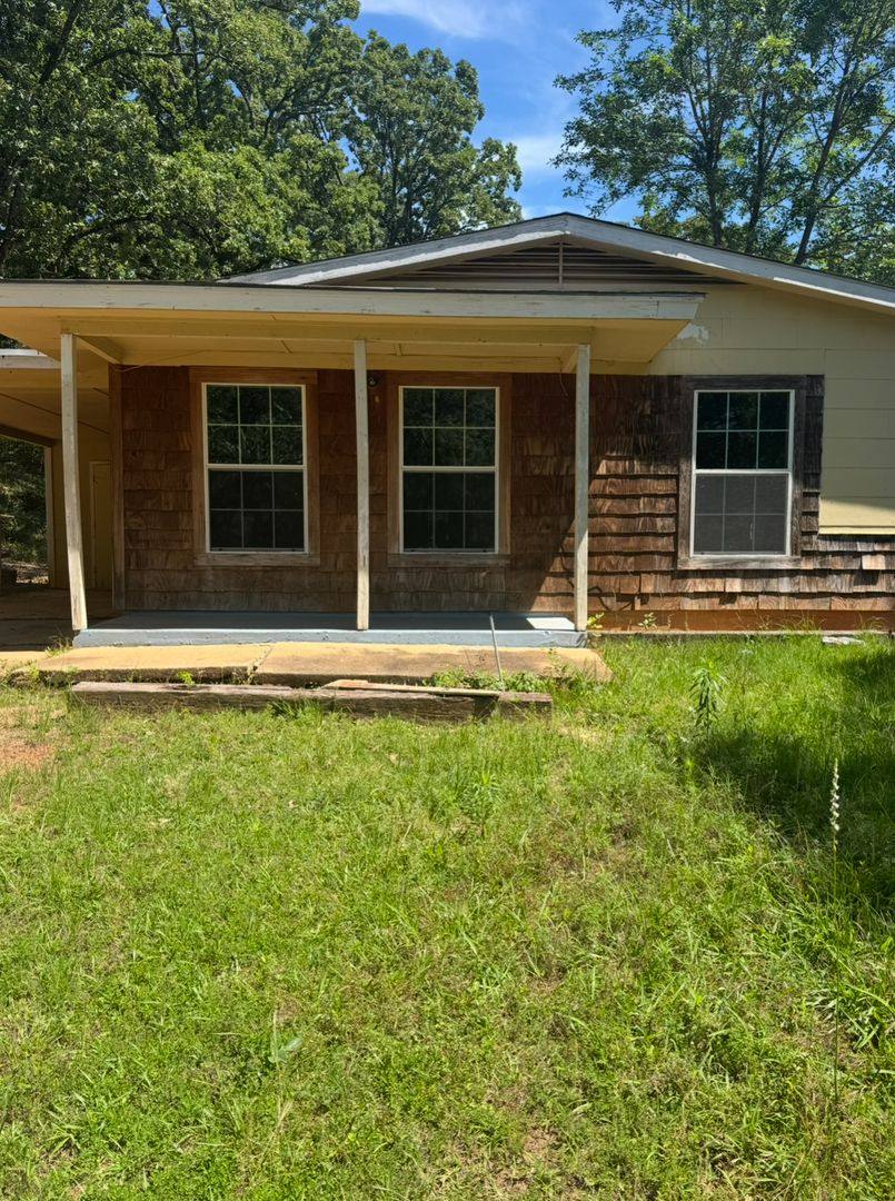 House for rent at 411 Byrne St, Lone Star, TX 75668