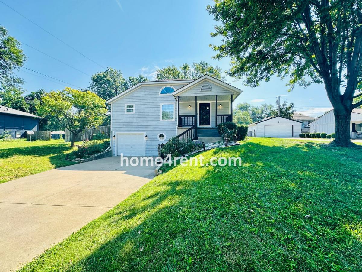 House for rent at 8601 England St, Overland Park, KS 66223