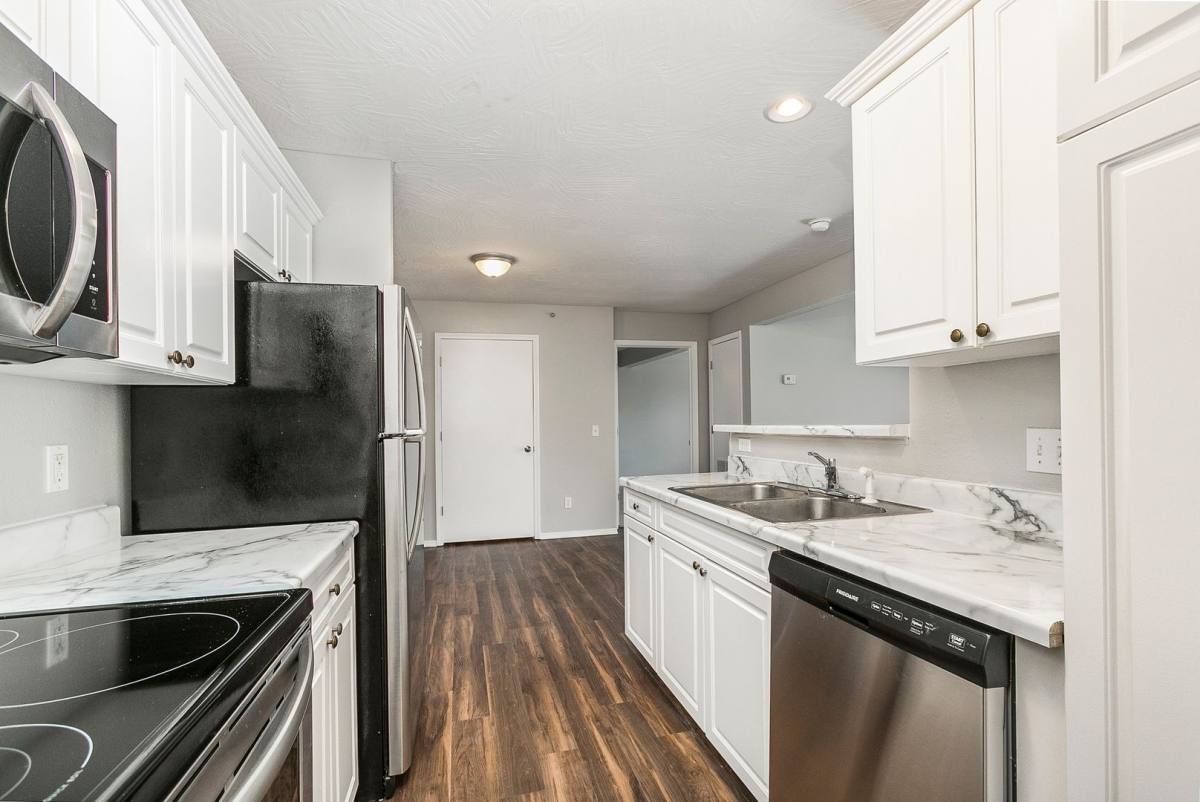 Apartment for rent at 1450 W Lark St, Springfield, MO 65810
