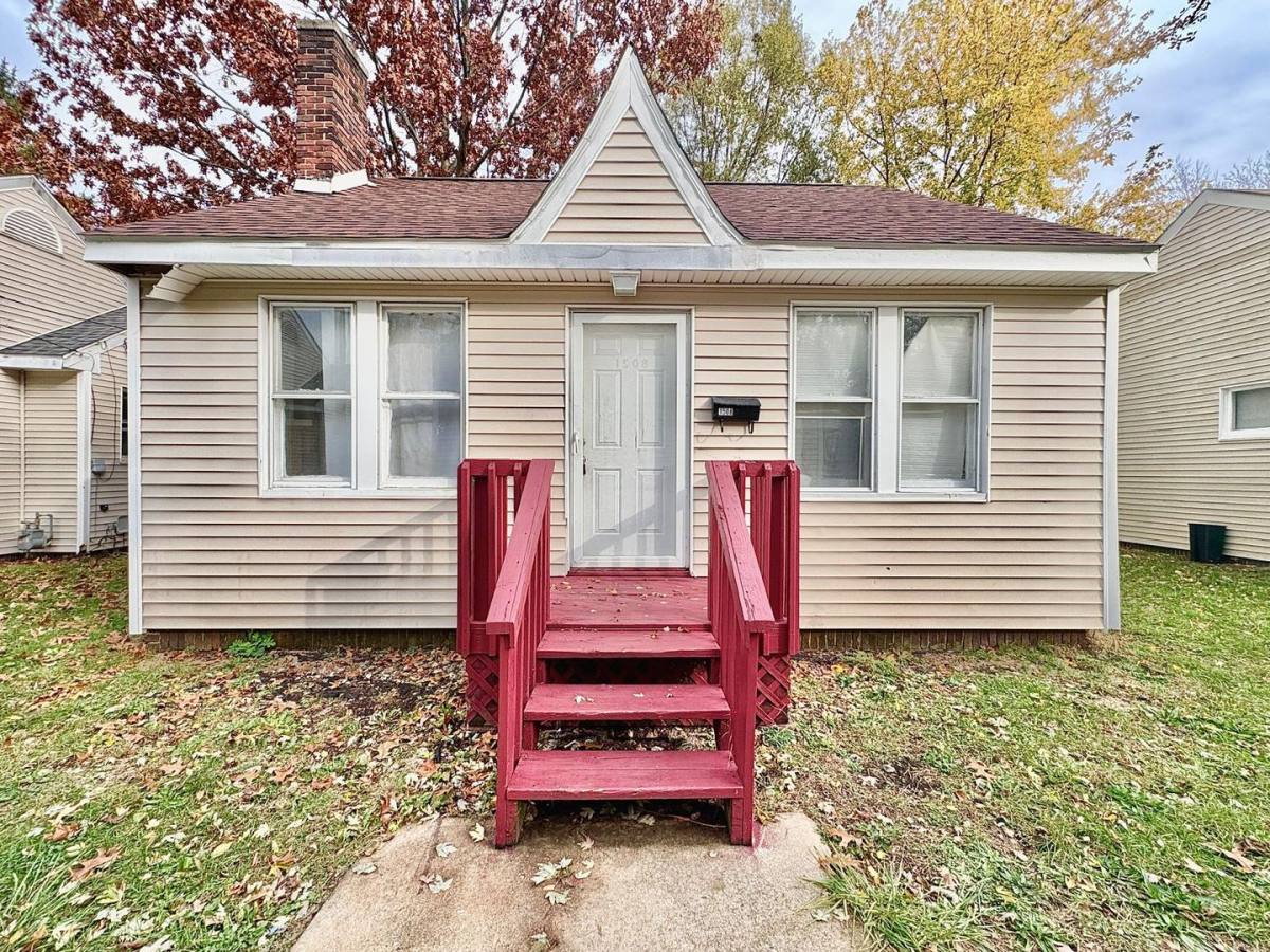 Apartment for rent at 1508 Hermosa Place, South Bend, IN 46613