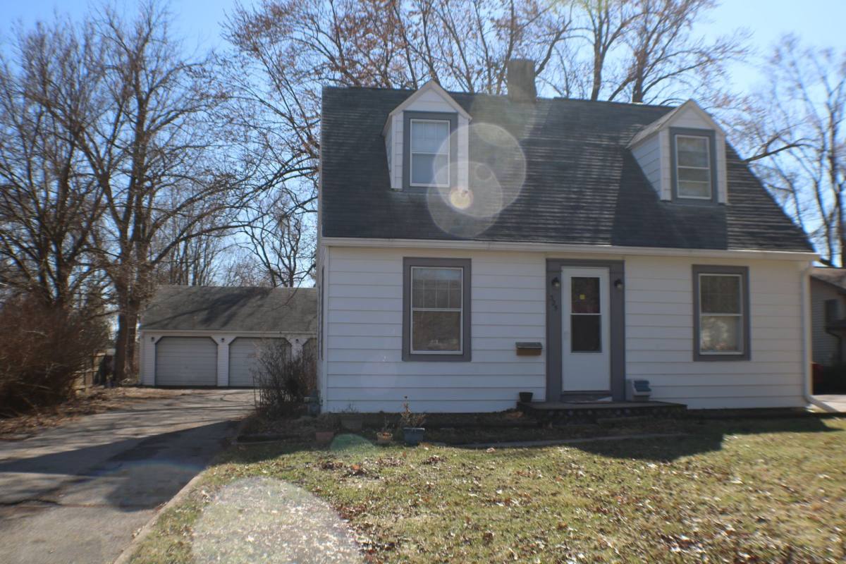 House for rent at 325 W Benton St, Iowa City, IA 52246