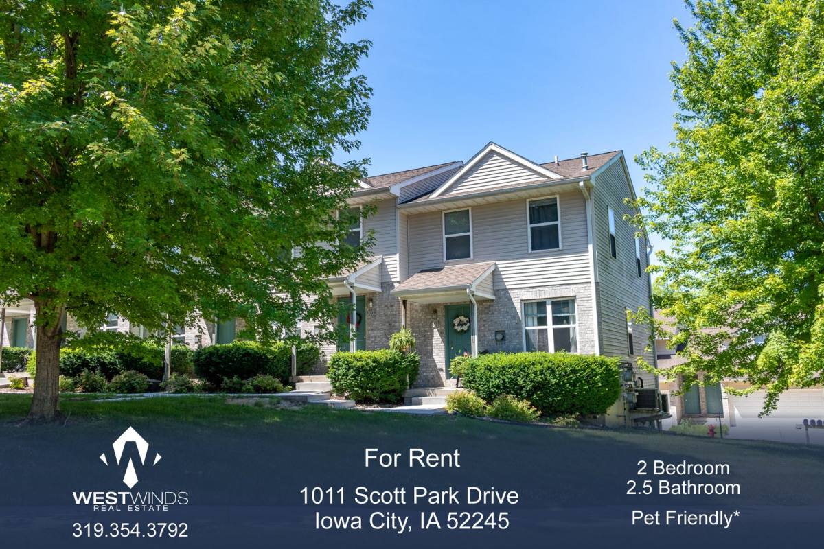 Townhouse for rent at 1011 Scott Park Dr, Iowa City, IA 52245