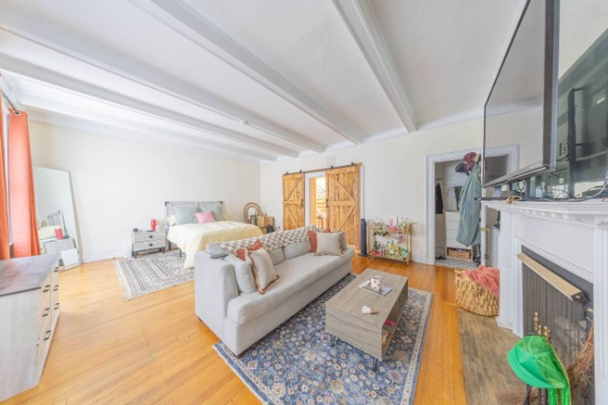Townhouse for rent at 1712 Beacon St #1, Brookline, MA 02445