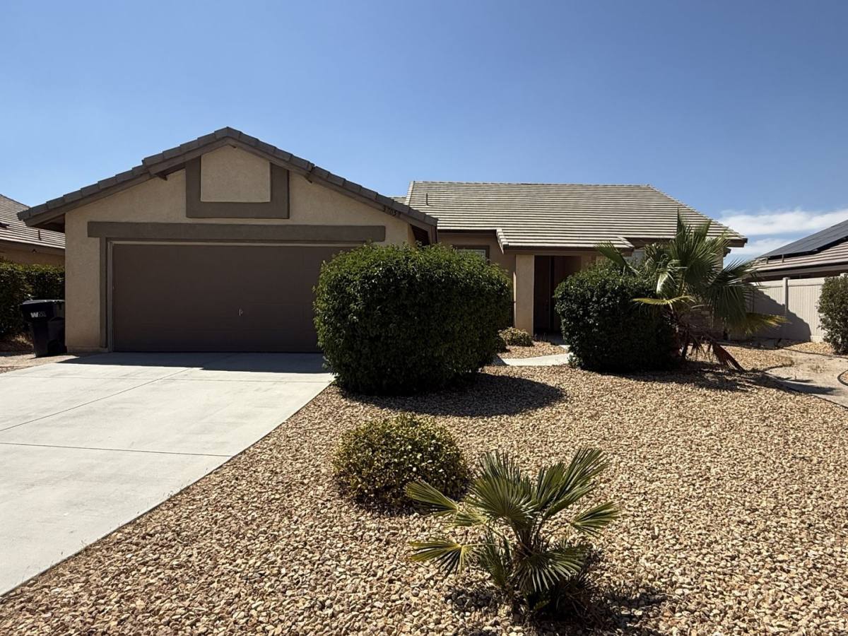 House for rent at 37059 Wilton Dr, Palmdale, CA 93550