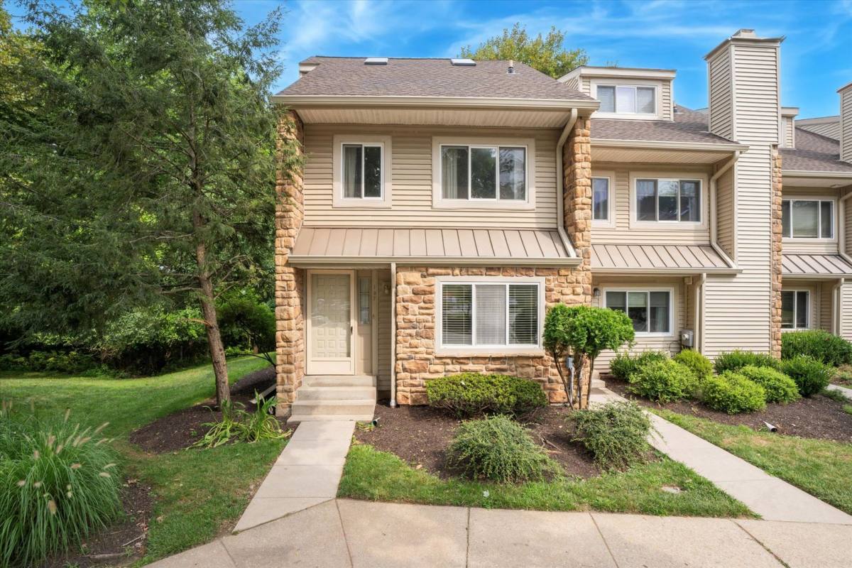 Townhouse for rent at 107 Cavalry Court, Devon, PA 19333